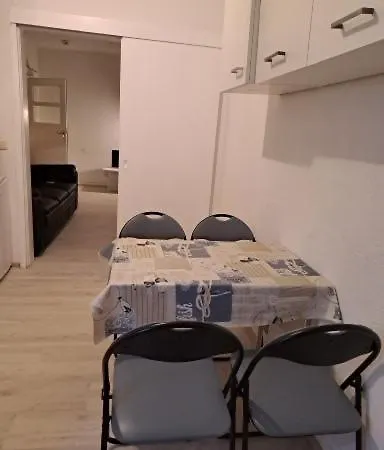 Roter Backstein 7 Apartment